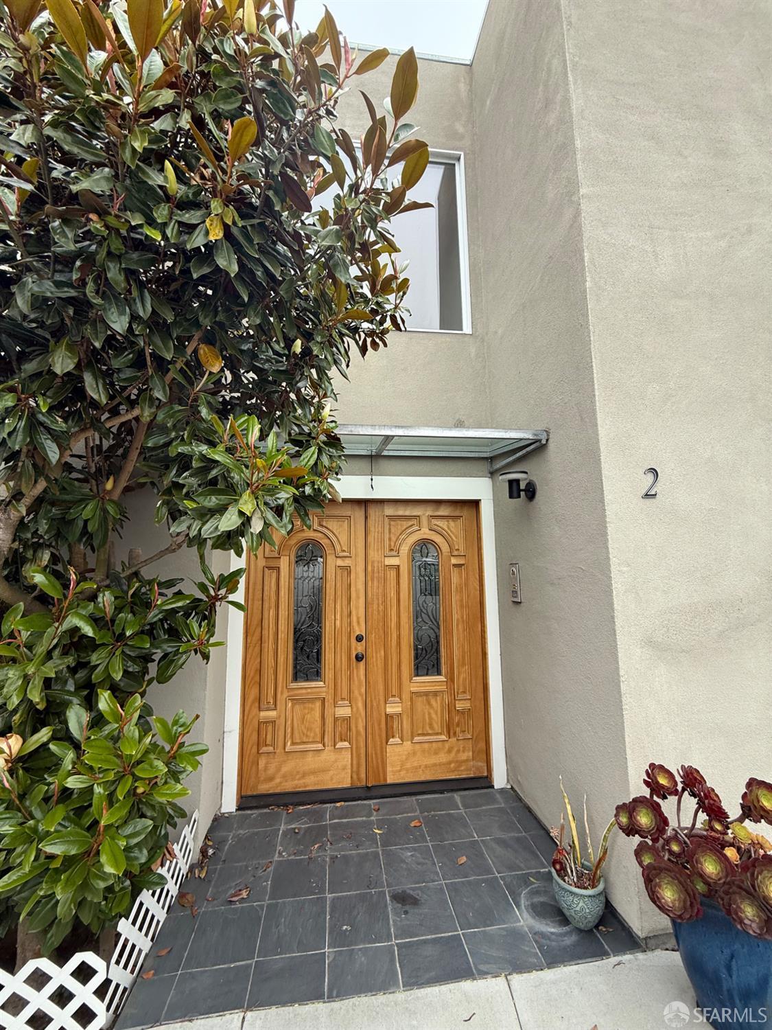 Detail Gallery Image 2 of 19 For 2 Byron Ct, San Francisco,  CA 94112 - 4 Beds | 3/1 Baths