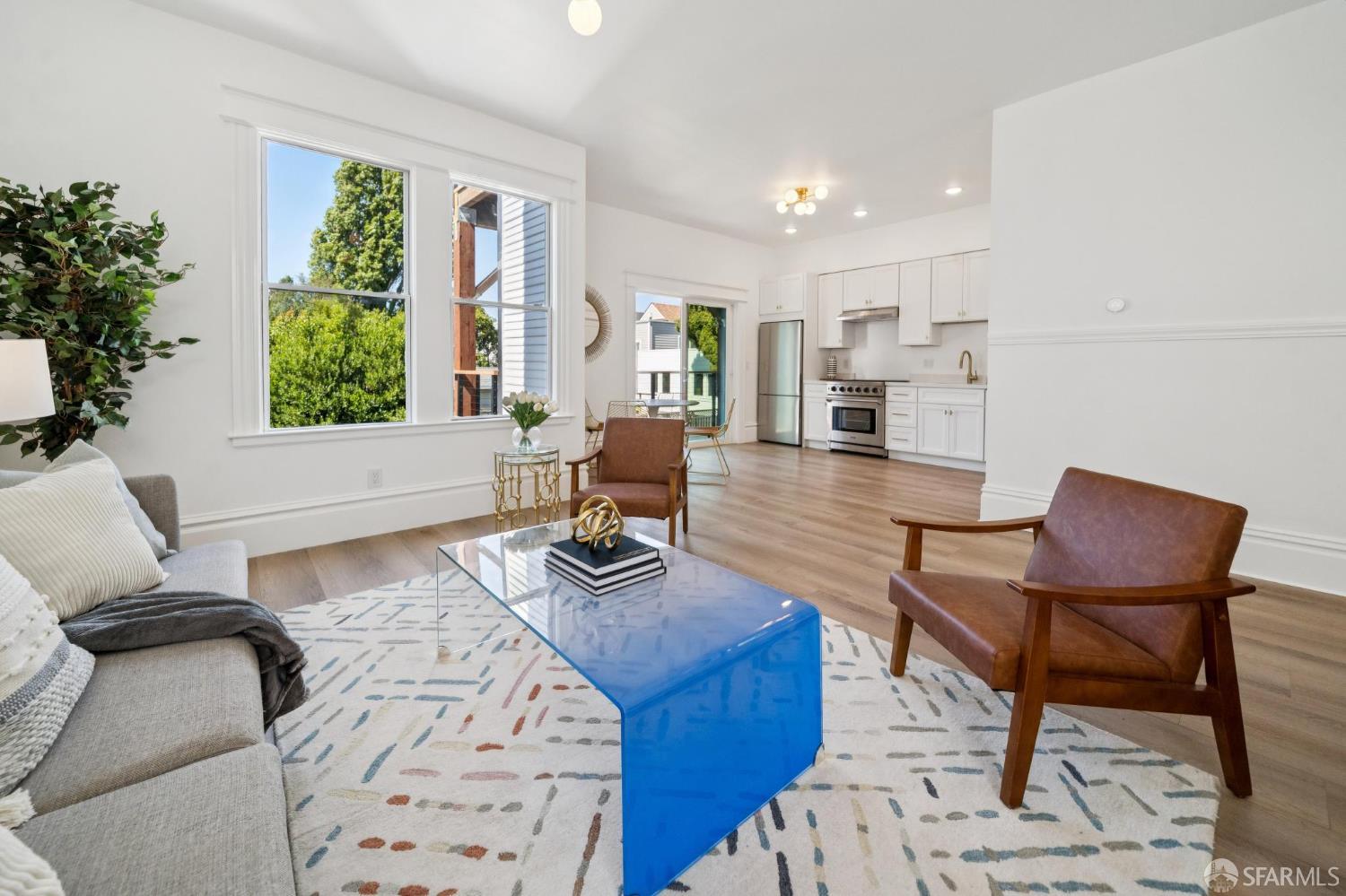 Photo #2: 425057836 Listing 