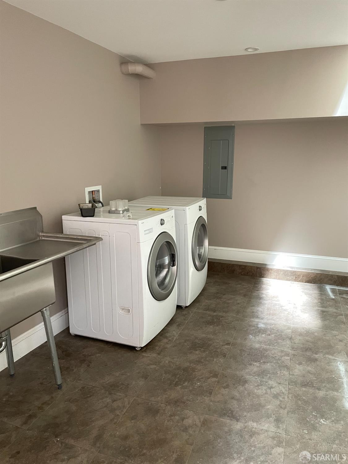 Detail Gallery Image 13 of 29 For 67 Belcher St, San Francisco,  CA 94114 - – Beds | – Baths