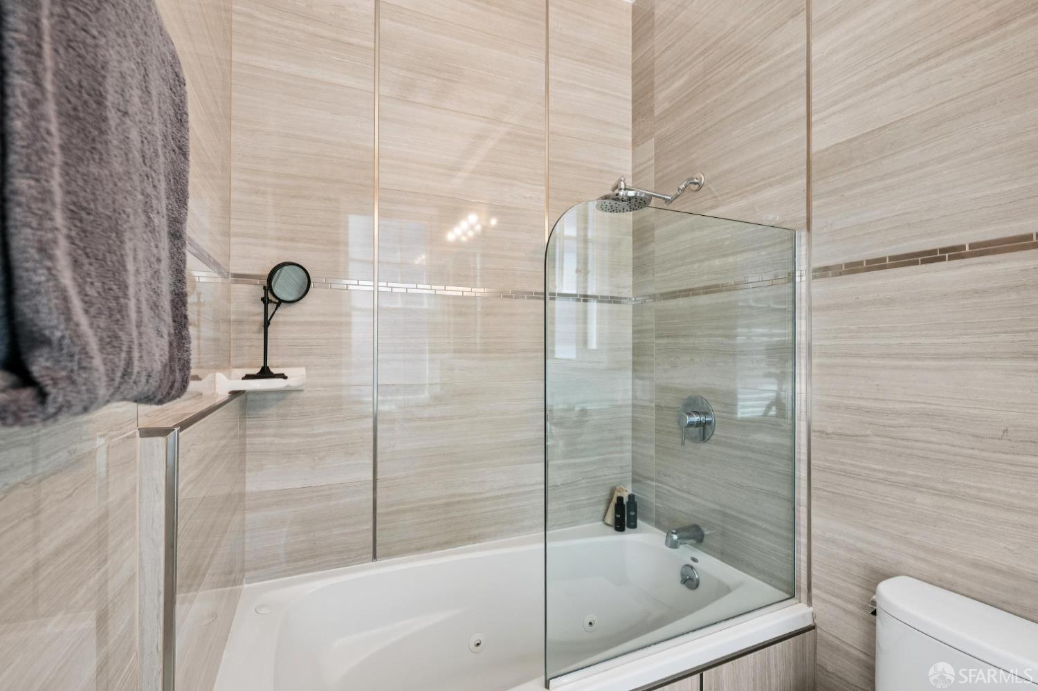 Detail Gallery Image 39 of 55 For 839 Cole St #839,  San Francisco,  CA 94117 - 2 Beds | 2 Baths