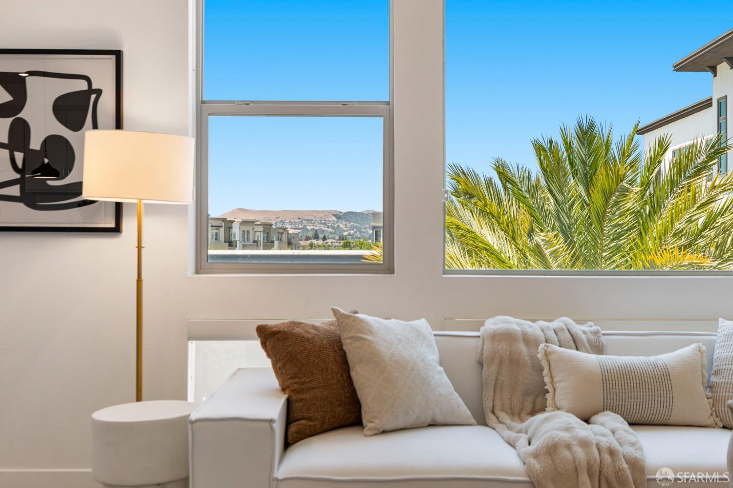 Detail Gallery Image 4 of 57 For 5690 Metrose Ct #302,  Dublin,  CA 94568 - 4 Beds | 2 Baths