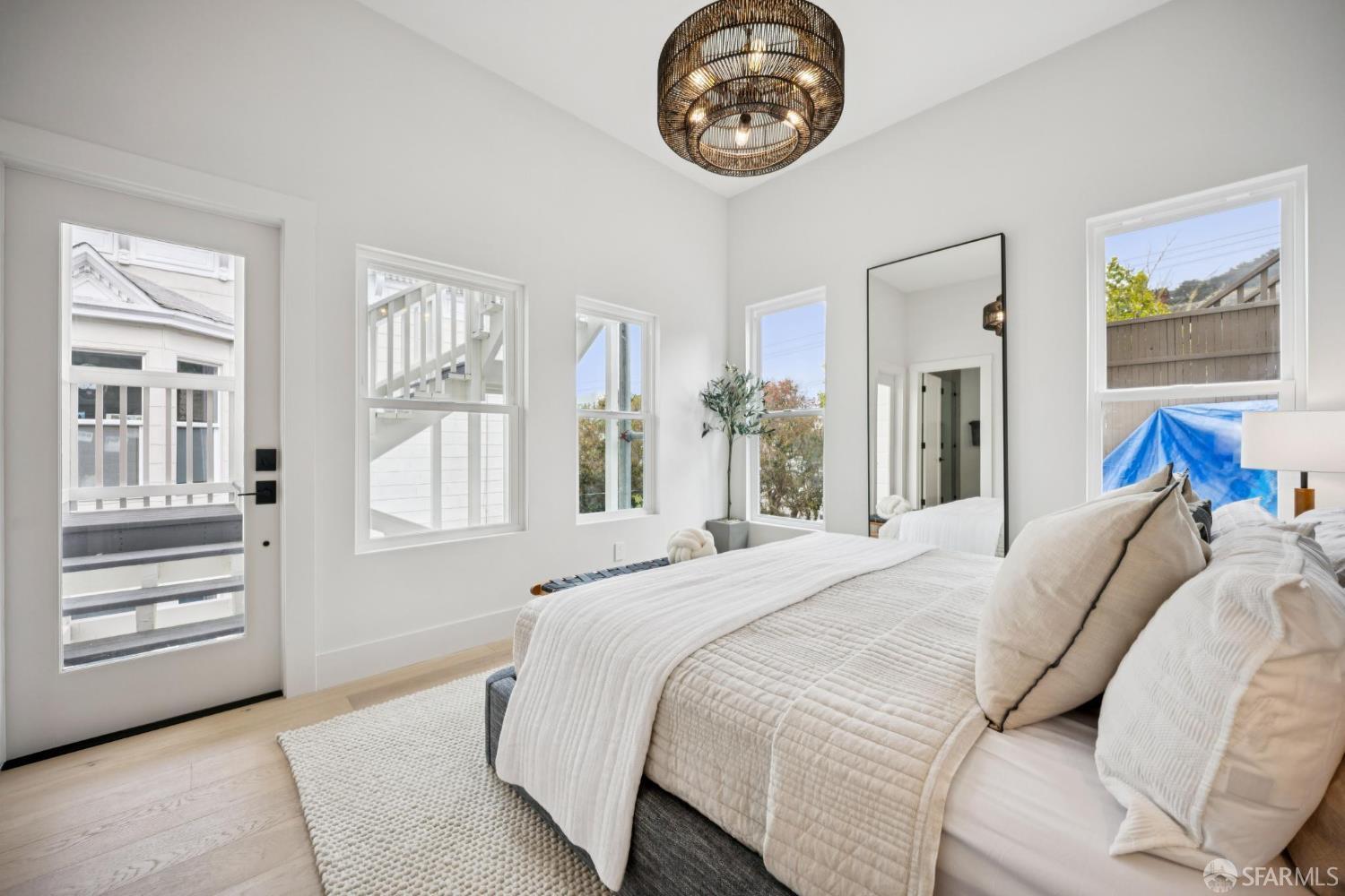 Detail Gallery Image 5 of 11 For 102 Baker St, San Francisco,  CA 94117 - – Beds | – Baths