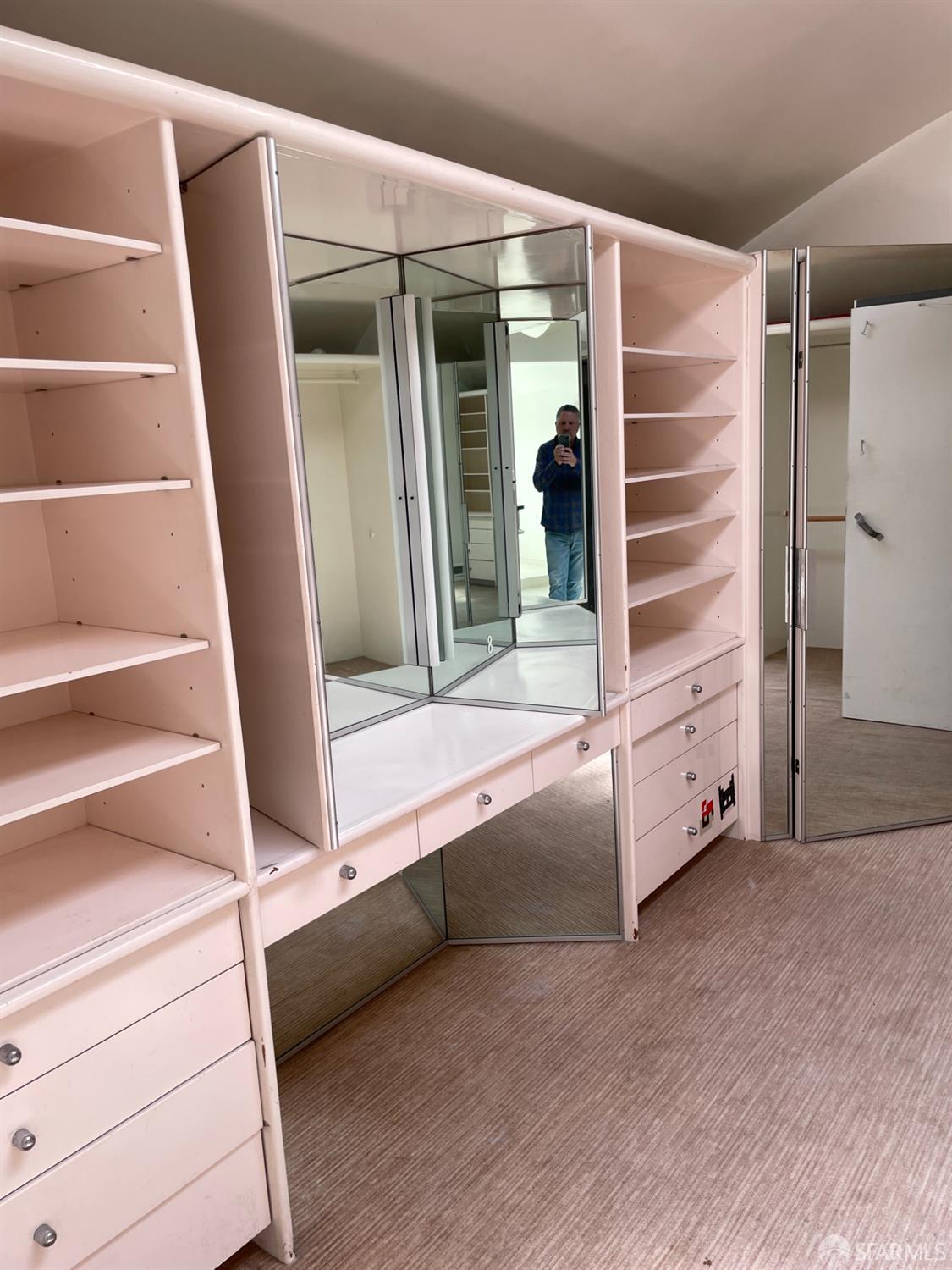 Detail Gallery Image 11 of 29 For 67 Belcher St, San Francisco,  CA 94114 - – Beds | – Baths