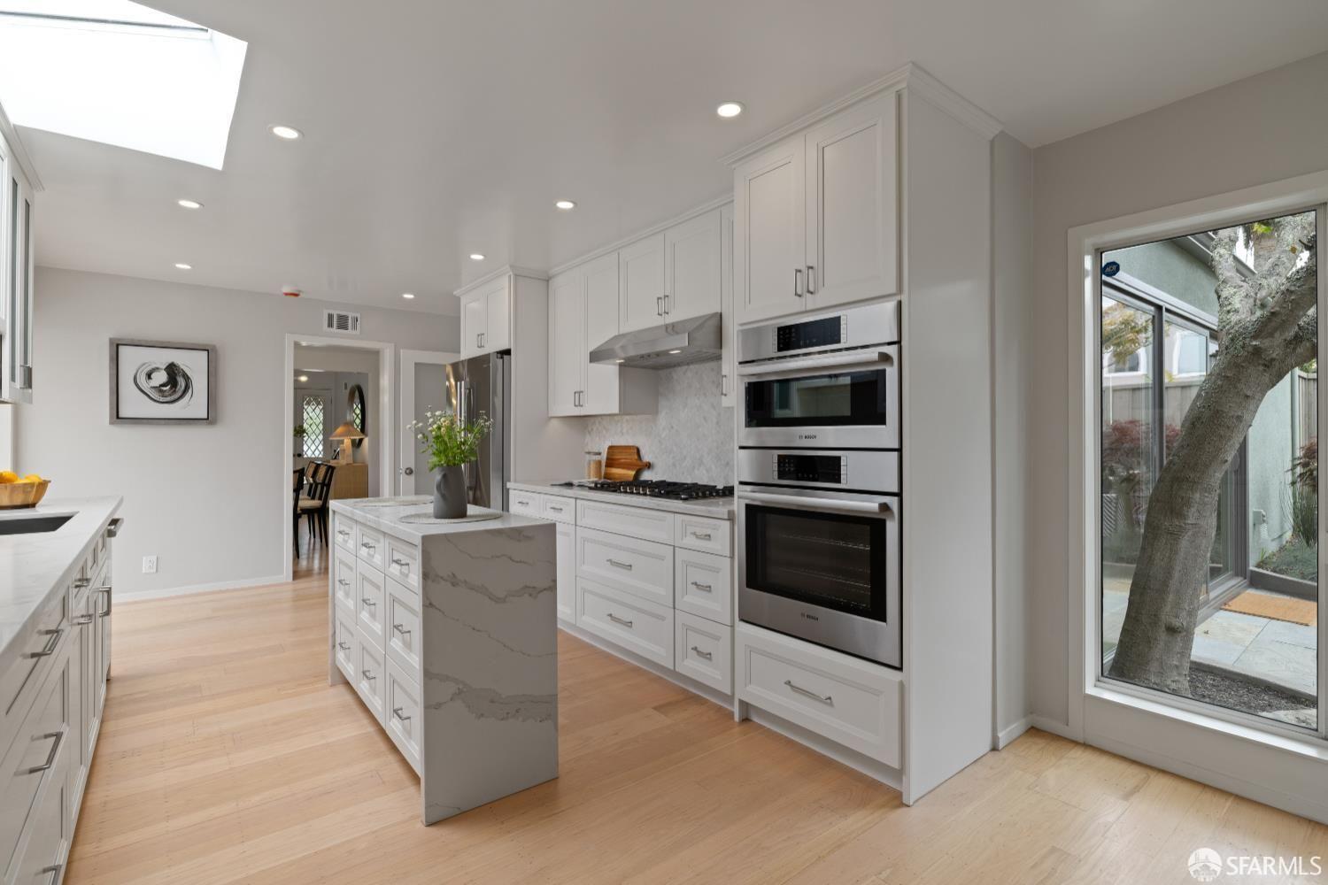 Detail Gallery Image 9 of 22 For 2955 Ocean Ave, San Francisco,  CA 94132 - 4 Beds | 3 Baths