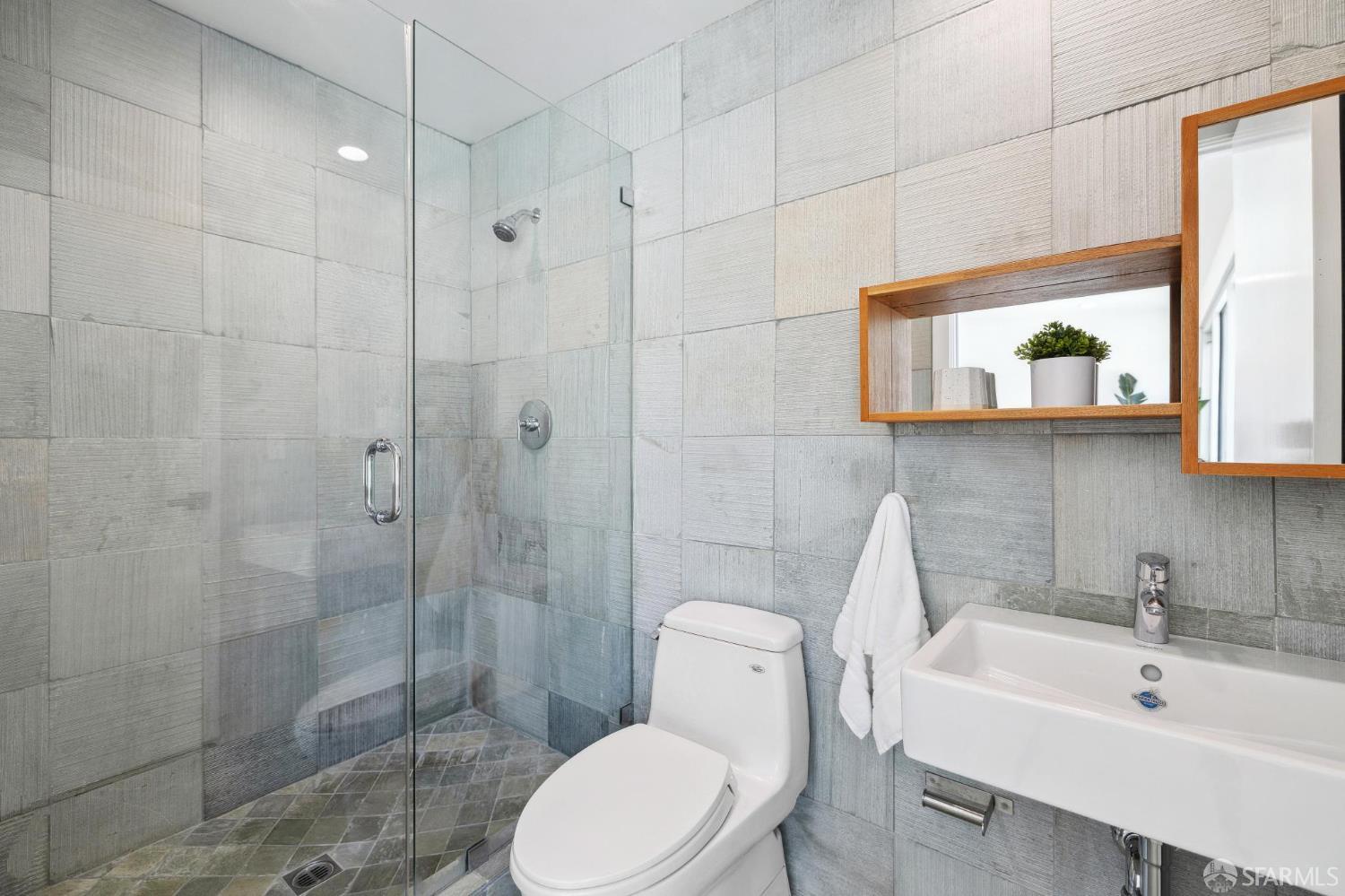 Detail Gallery Image 34 of 42 For 2232 Bush St, San Francisco,  CA 94115 - 3 Beds | 3/1 Baths