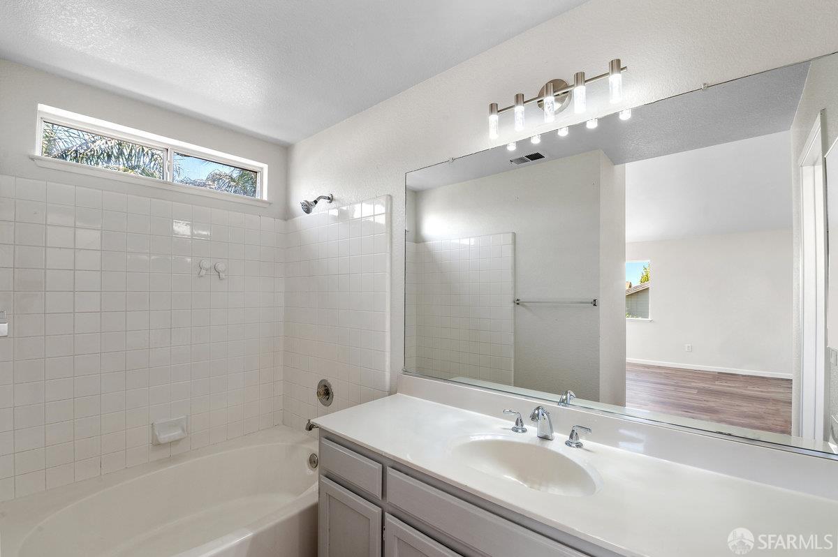 Detail Gallery Image 16 of 25 For 5124 Longdale Ct, Antioch,  CA 94531 - 3 Beds | 2/1 Baths
