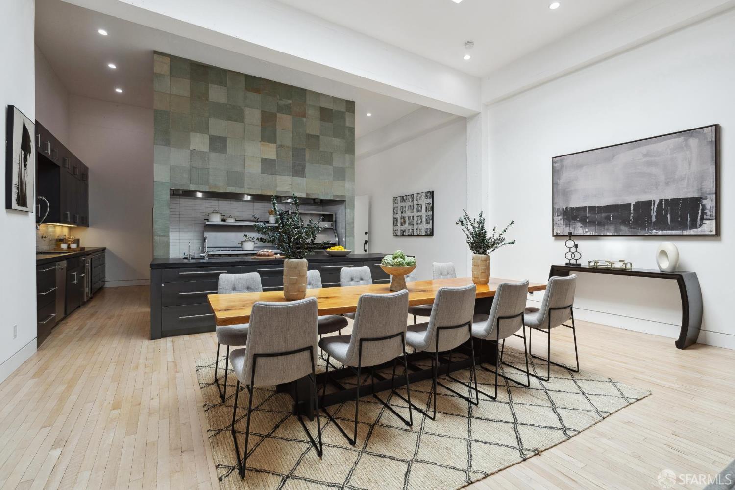 Detail Gallery Image 8 of 42 For 2232 Bush St, San Francisco,  CA 94115 - 3 Beds | 3/1 Baths