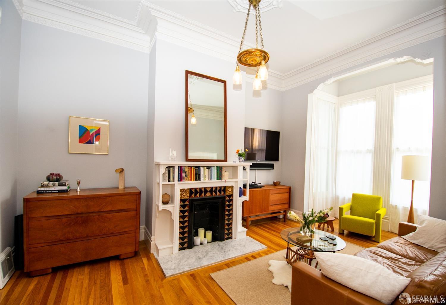 Detail Gallery Image 2 of 16 For 925 Treat Ave, San Francisco,  CA 94110 - 2 Beds | 1 Baths