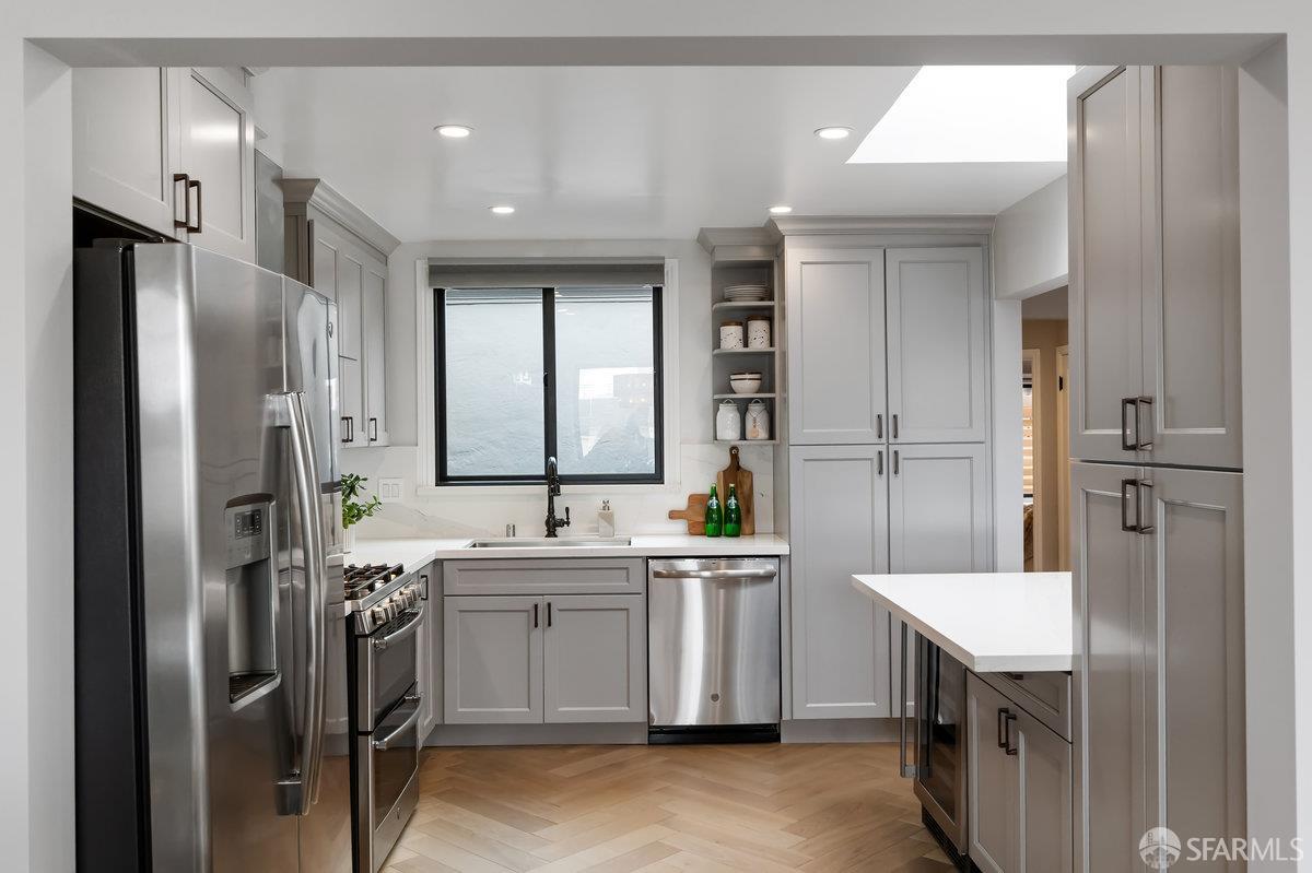 Detail Gallery Image 15 of 76 For 1606 34th Ave, San Francisco,  CA 94122 - 3 Beds | 2 Baths