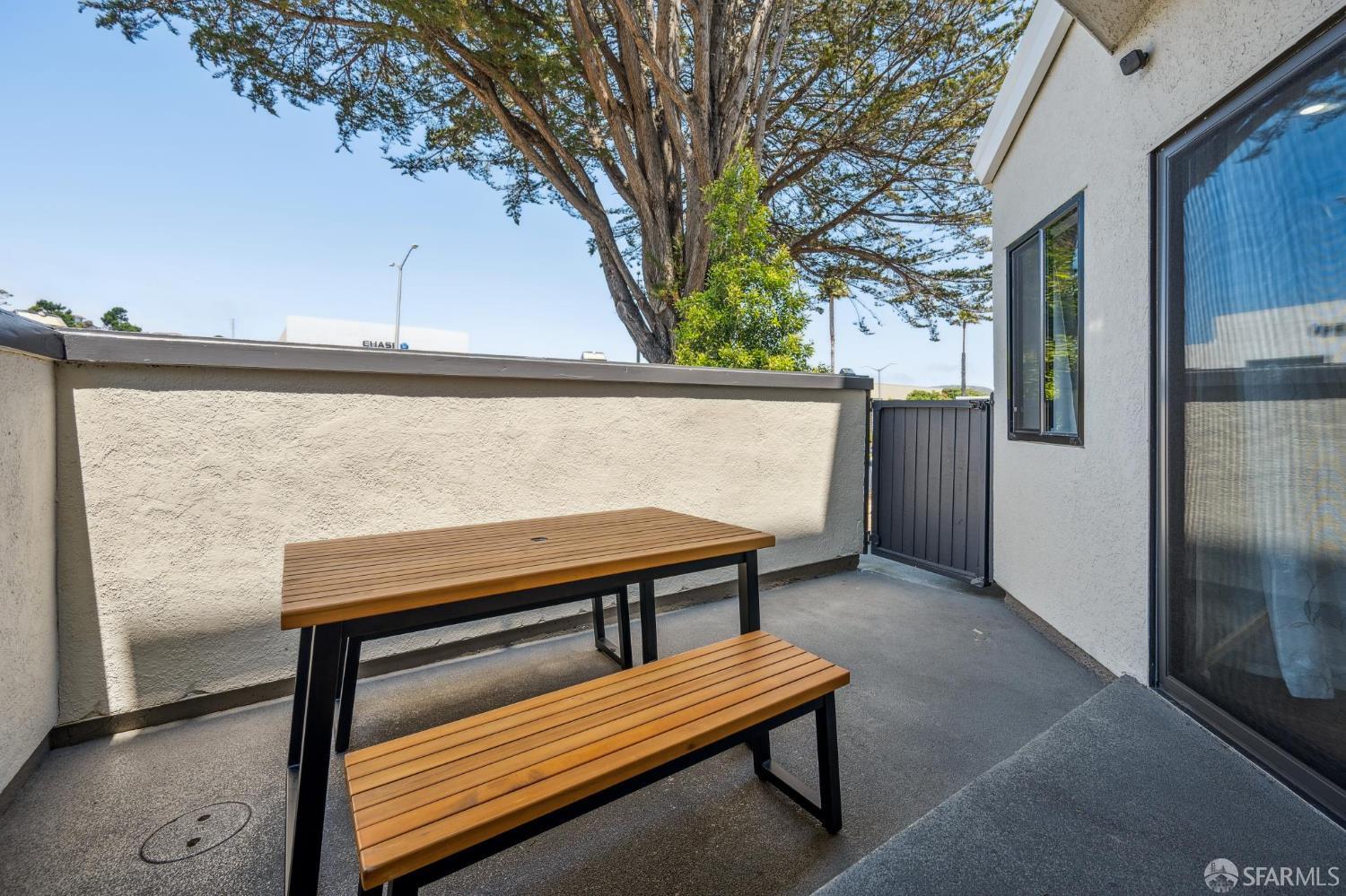 Detail Gallery Image 5 of 56 For 1 Appian Way #709-2,  South San Francisco,  CA 94080 - 3 Beds | 2 Baths