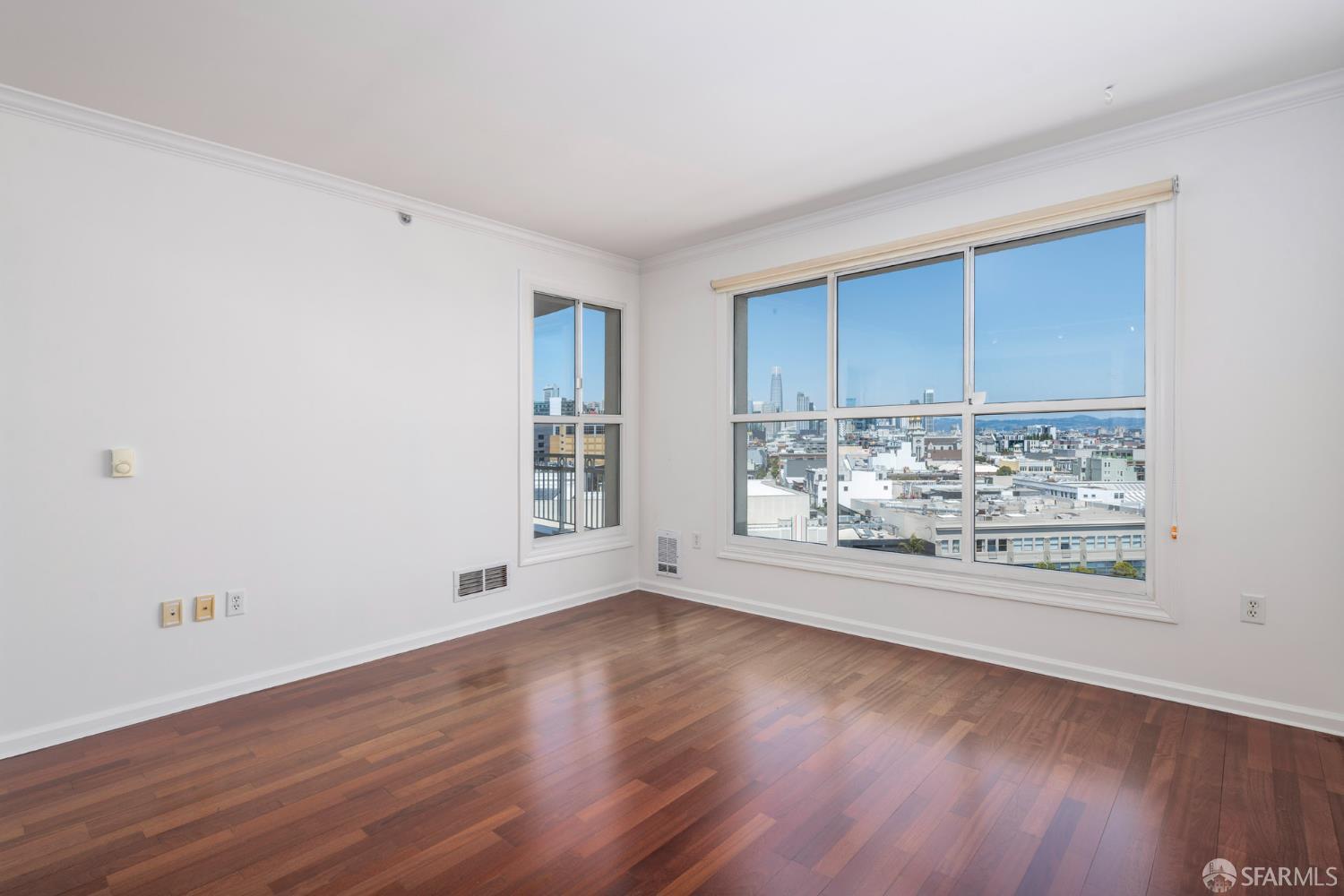 Photo #2: 425058022 Listing 