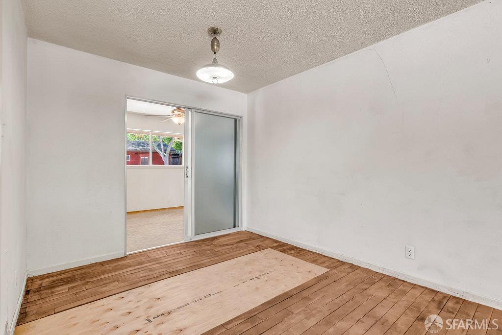 Detail Gallery Image 14 of 51 For 130 Pleasant View Dr, Pleasant Hill,  CA 94523 - 3 Beds | 1/1 Baths