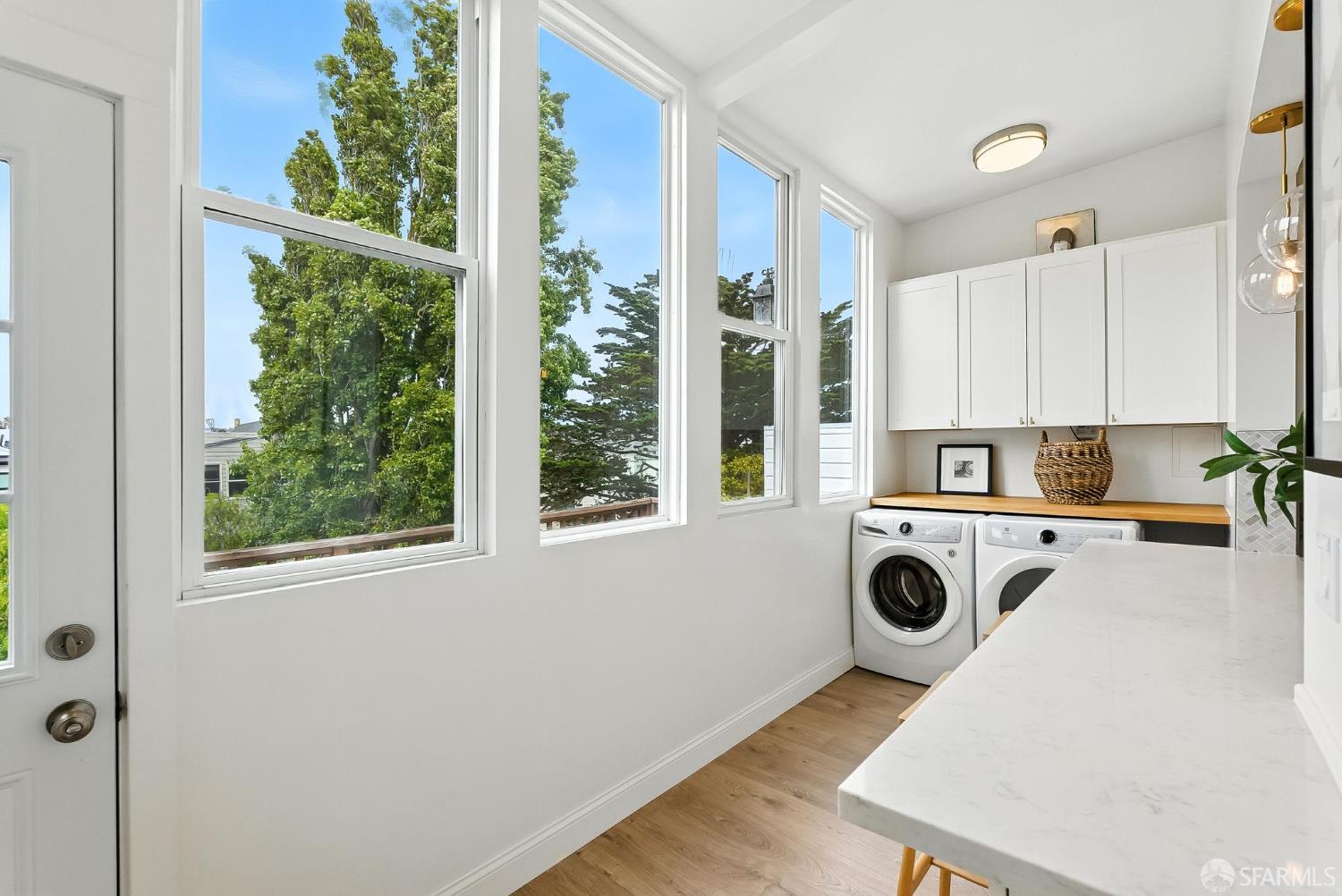 Detail Gallery Image 12 of 26 For 2152 15th St, San Francisco,  CA 94114 - 2 Beds | 2 Baths