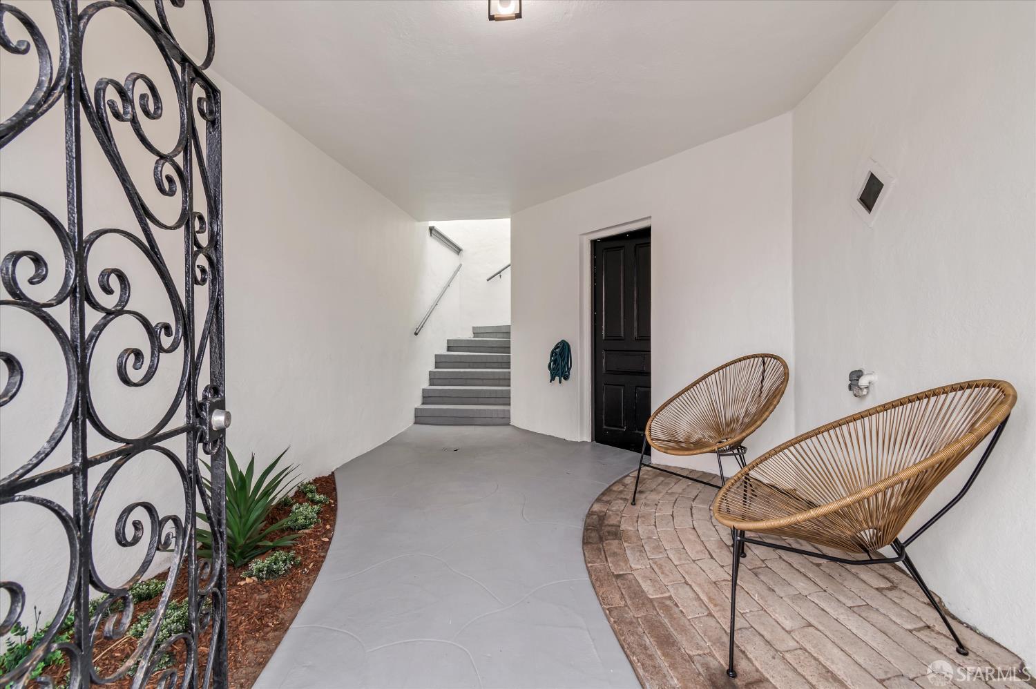 Detail Gallery Image 2 of 12 For 1706 42nd Ave, San Francisco,  CA 94122 - 2 Beds | 1 Baths