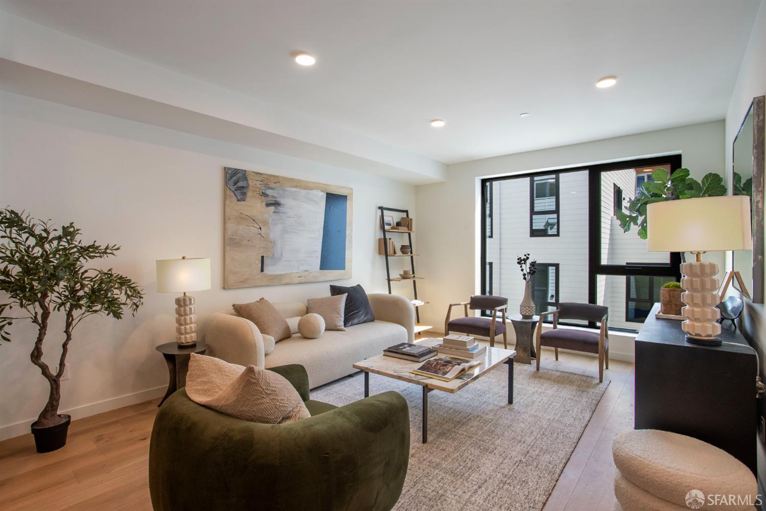 Detail Gallery Image 3 of 17 For 915 North Point St #G2,  San Francisco,  CA 94109 - 2 Beds | 2 Baths