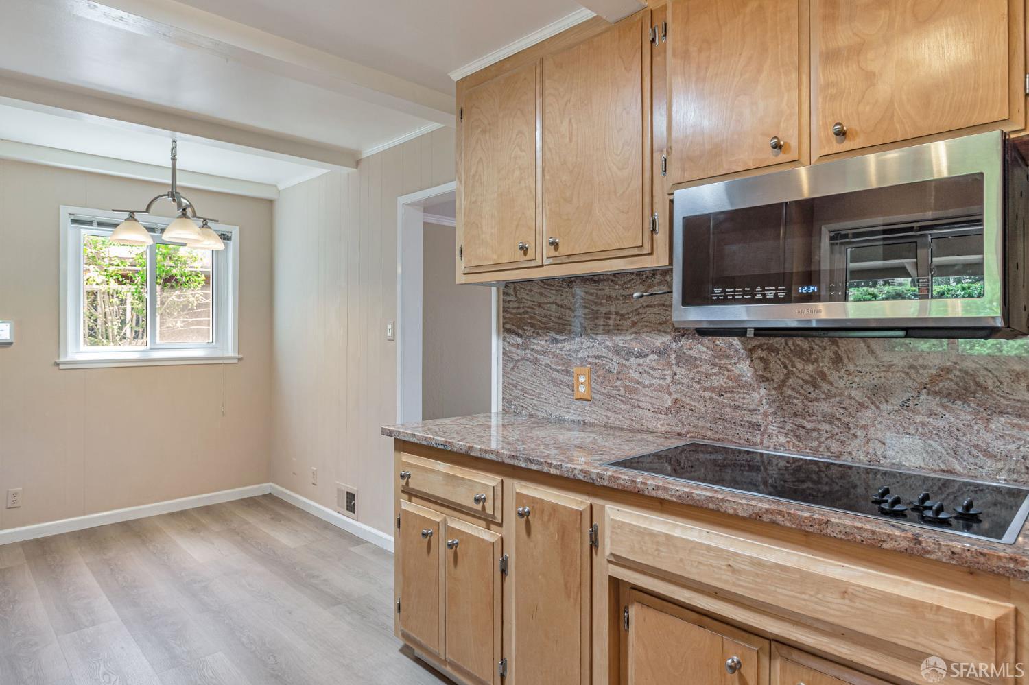 Detail Gallery Image 10 of 84 For 1426 Bel Aire Rd, San Mateo,  CA 94402 - 3 Beds | 3 Baths