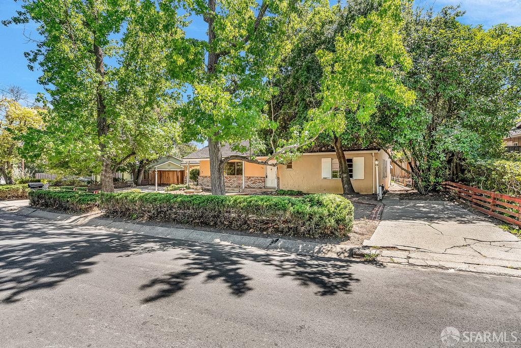 Detail Gallery Image 3 of 51 For 130 Pleasant View Dr, Pleasant Hill,  CA 94523 - 3 Beds | 1/1 Baths