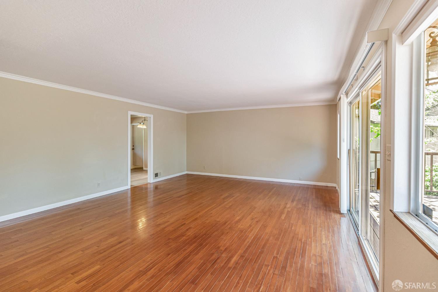 Detail Gallery Image 23 of 84 For 1426 Bel Aire Rd, San Mateo,  CA 94402 - 3 Beds | 3 Baths