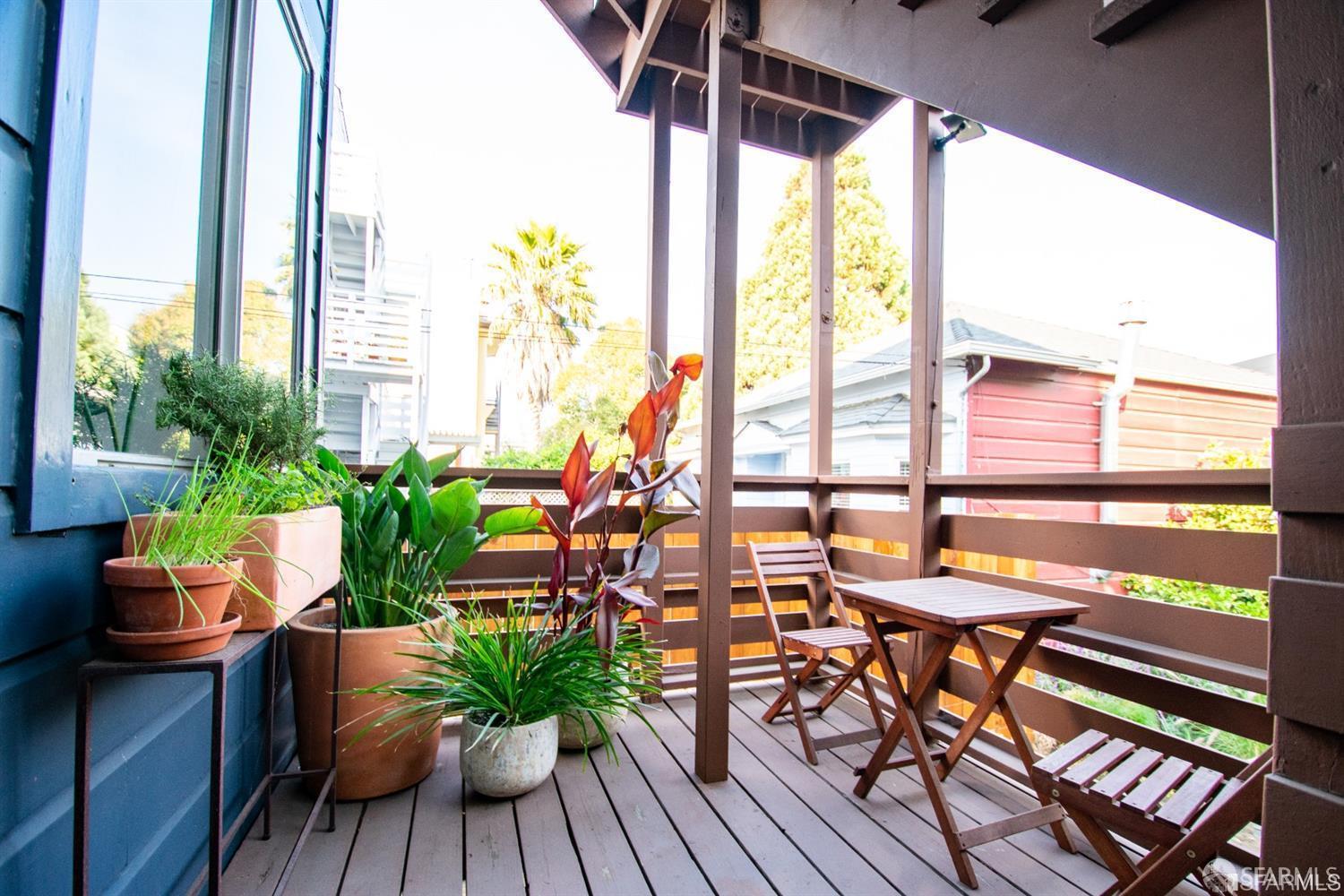 Detail Gallery Image 5 of 16 For 925 Treat Ave, San Francisco,  CA 94110 - 2 Beds | 1 Baths