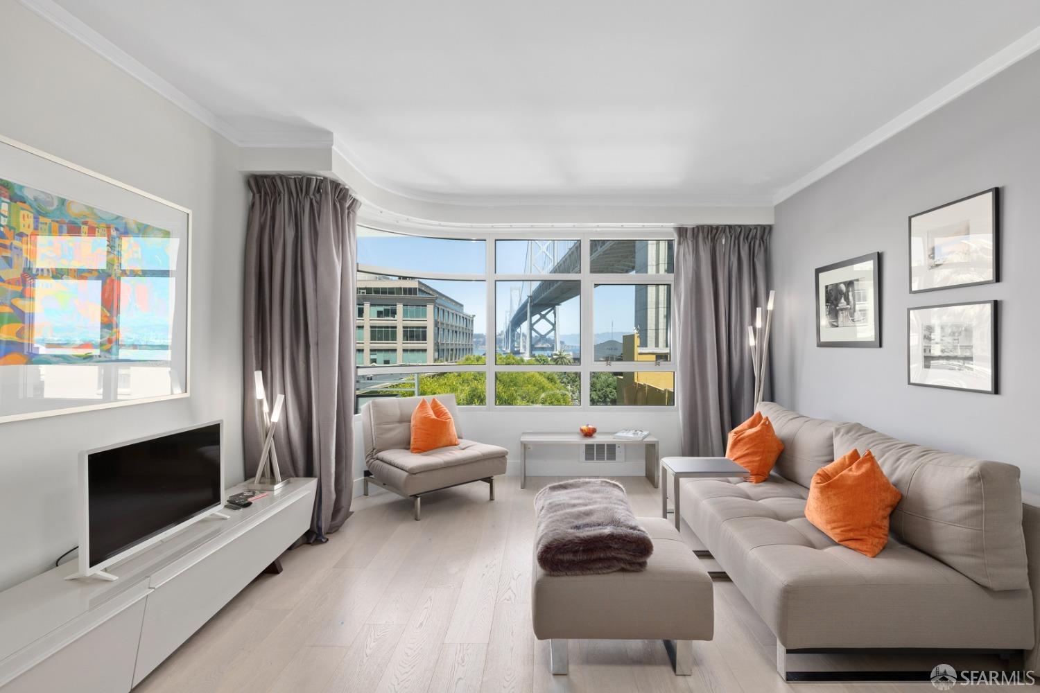 Detail Gallery Image 1 of 37 For 403 Main St 302n,  San Francisco,  CA 94105 - 1 Beds | 1 Baths