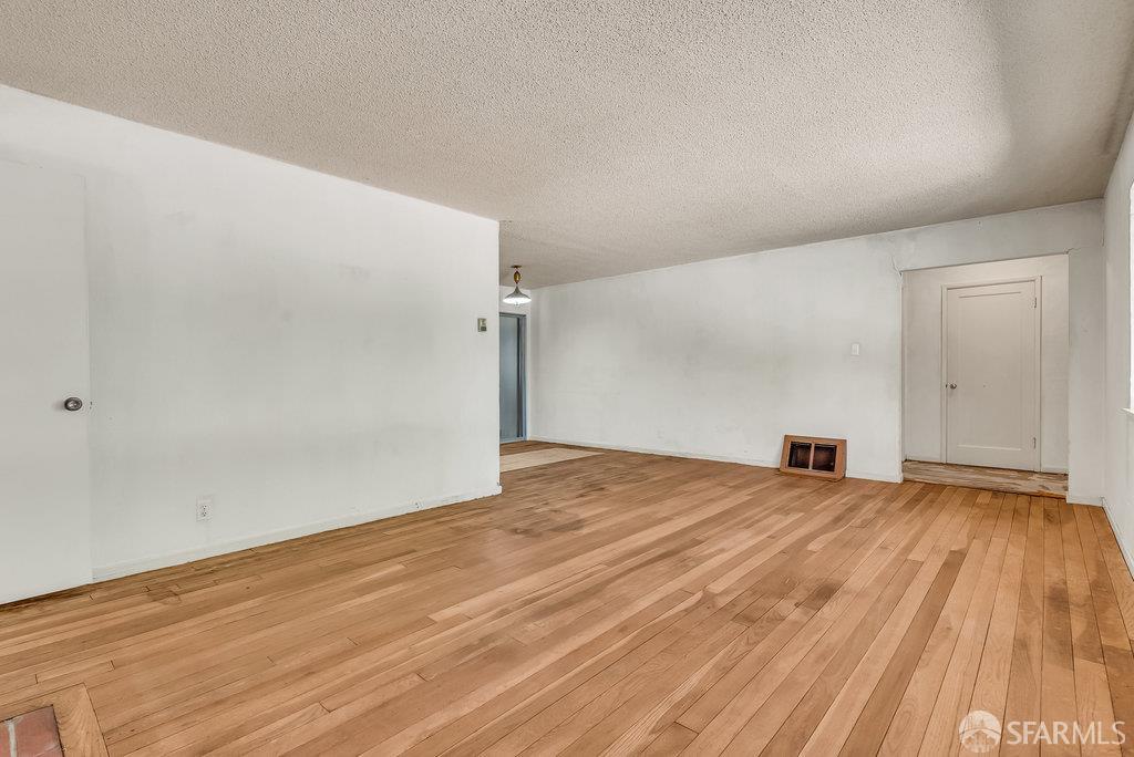 Detail Gallery Image 10 of 51 For 130 Pleasant View Dr, Pleasant Hill,  CA 94523 - 3 Beds | 1/1 Baths