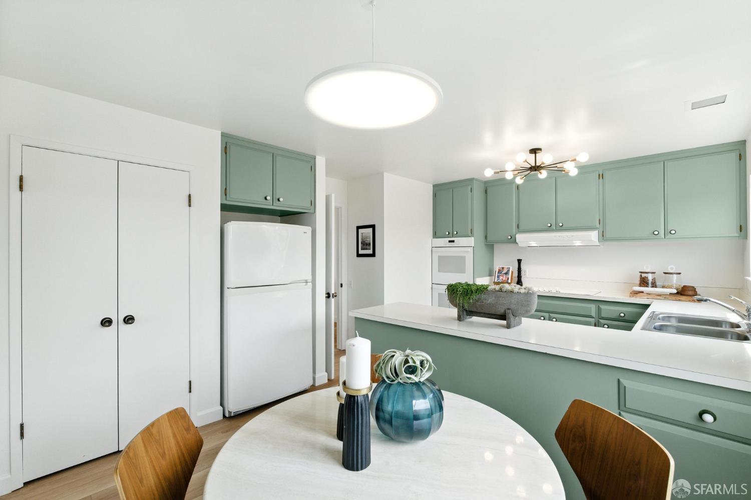 Detail Gallery Image 14 of 48 For 2 Ora Way, San Francisco,  CA 94131 - 3 Beds | 2 Baths
