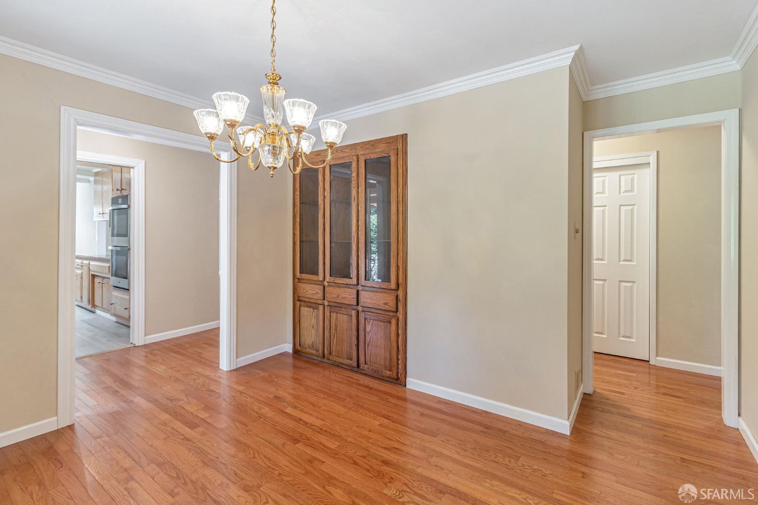 Detail Gallery Image 19 of 84 For 1426 Bel Aire Rd, San Mateo,  CA 94402 - 3 Beds | 3 Baths