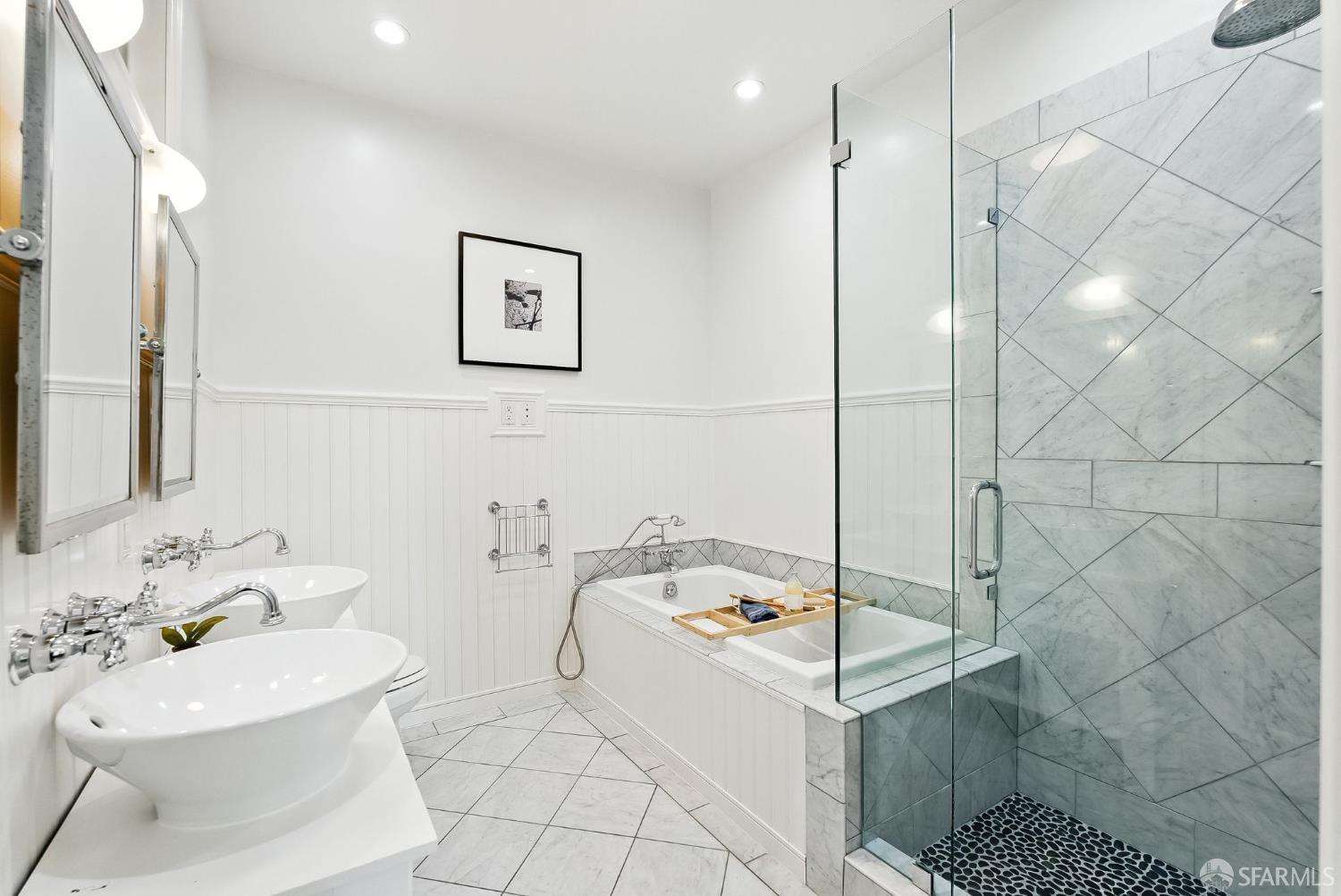 Detail Gallery Image 15 of 26 For 2152 15th St, San Francisco,  CA 94114 - 2 Beds | 2 Baths