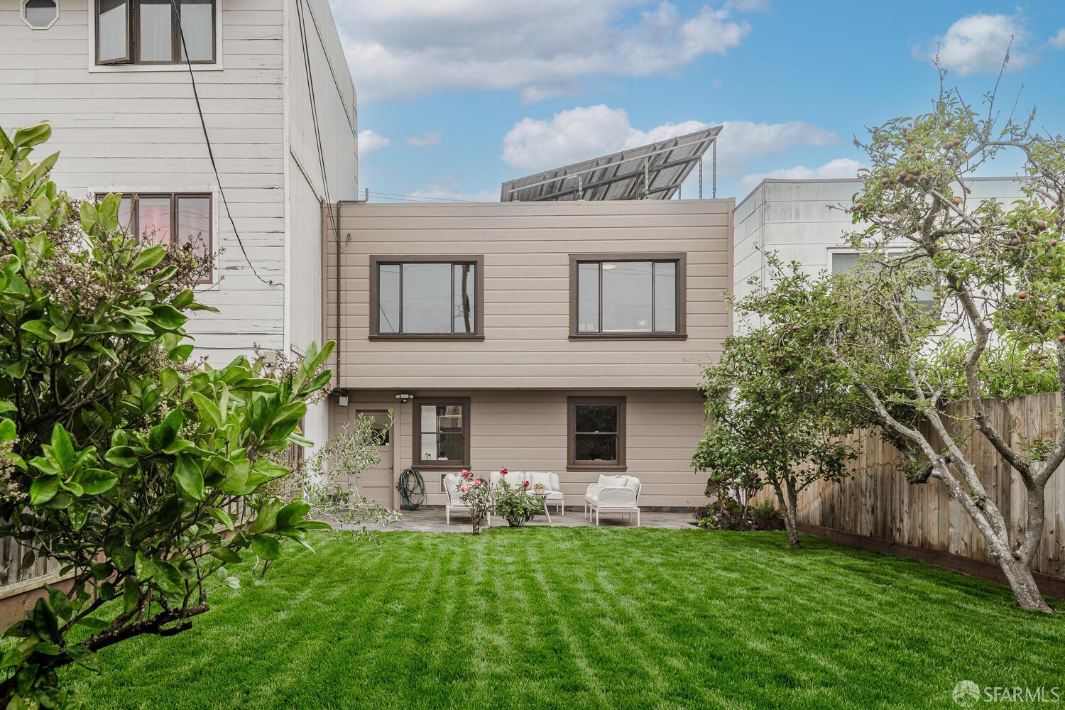 Detail Gallery Image 2 of 42 For 2654 35th Ave, San Francisco,  CA 94116 - 2 Beds | 2 Baths