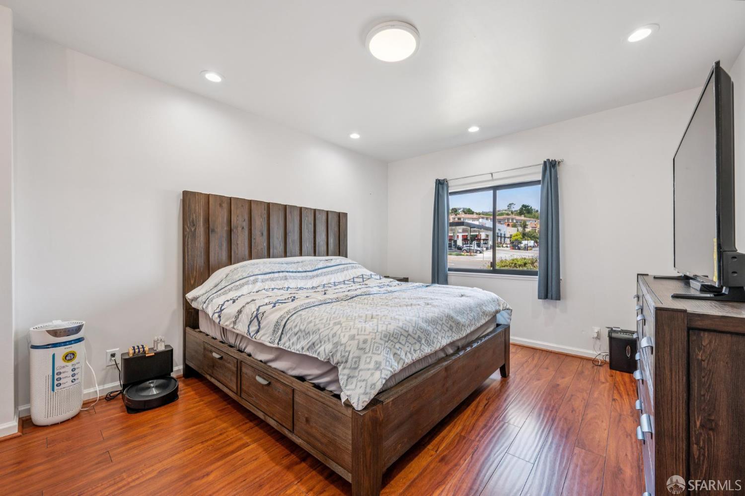 Detail Gallery Image 23 of 56 For 1 Appian Way #709-2,  South San Francisco,  CA 94080 - 3 Beds | 2 Baths