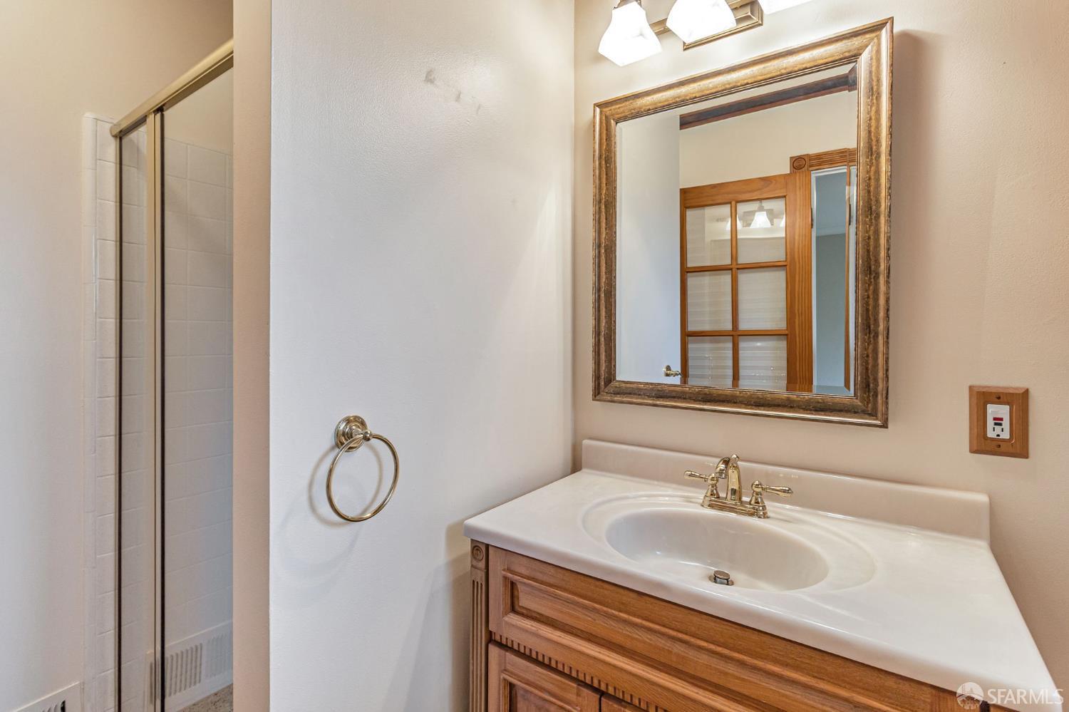 Detail Gallery Image 32 of 84 For 1426 Bel Aire Rd, San Mateo,  CA 94402 - 3 Beds | 3 Baths