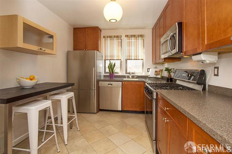 Detail Gallery Image 7 of 10 For 48 Terra Vista Ave #C,  San Francisco,  CA 94115 - 1 Beds | 1 Baths