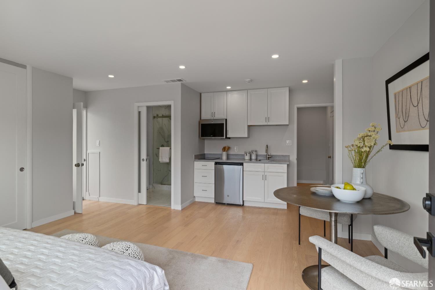 Detail Gallery Image 16 of 22 For 2955 Ocean Ave, San Francisco,  CA 94132 - 4 Beds | 3 Baths
