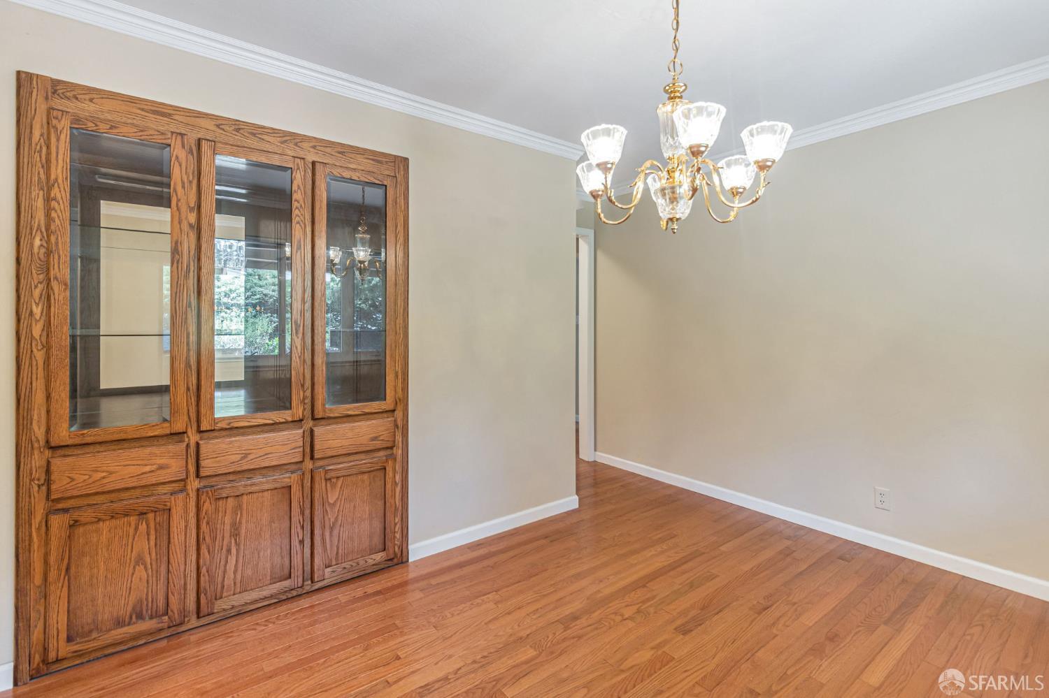 Detail Gallery Image 21 of 84 For 1426 Bel Aire Rd, San Mateo,  CA 94402 - 3 Beds | 3 Baths