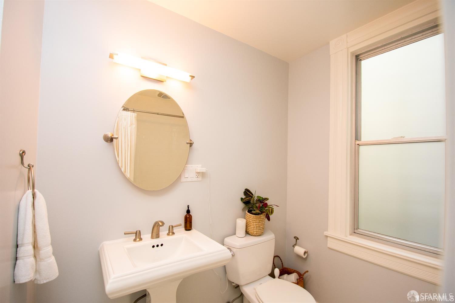 Detail Gallery Image 11 of 16 For 925 Treat Ave, San Francisco,  CA 94110 - 2 Beds | 1 Baths