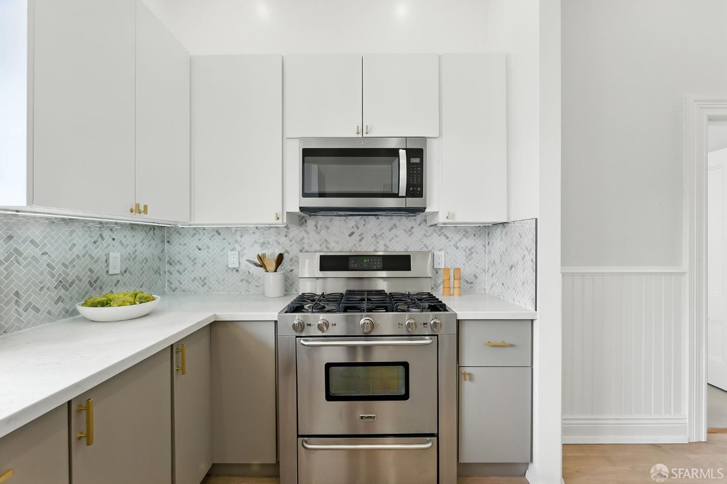 Detail Gallery Image 10 of 26 For 2152 15th St, San Francisco,  CA 94114 - 2 Beds | 2 Baths