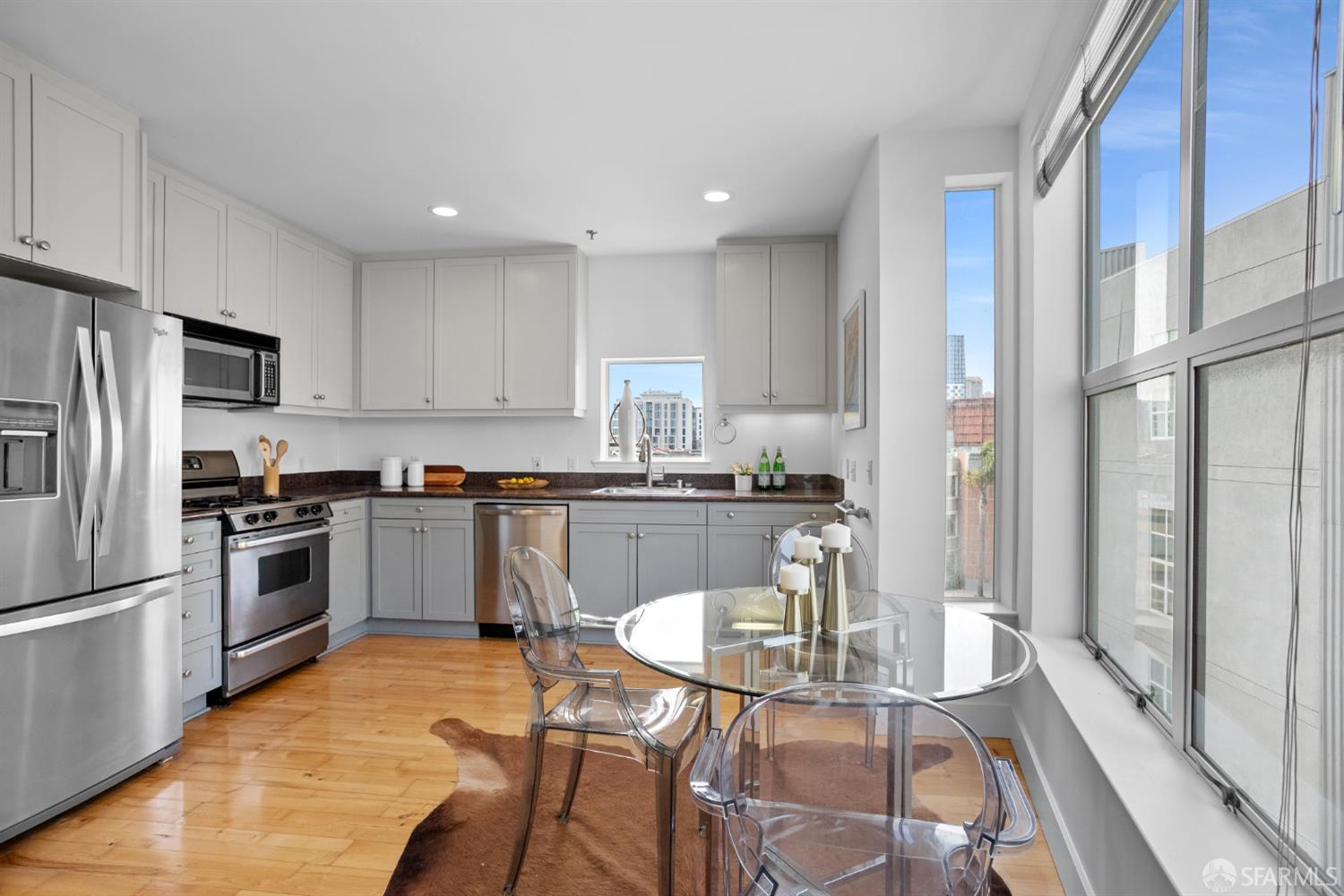Detail Gallery Image 15 of 31 For 128 Morris St #15,  San Francisco,  CA 94107 - 1 Beds | 1/1 Baths