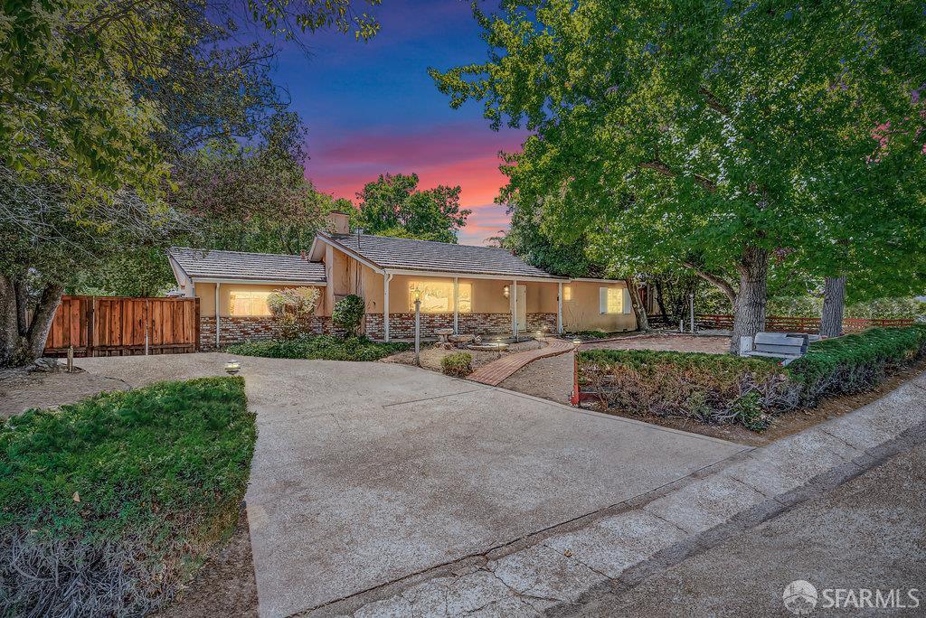 Detail Gallery Image 1 of 51 For 130 Pleasant View Dr, Pleasant Hill,  CA 94523 - 3 Beds | 1/1 Baths