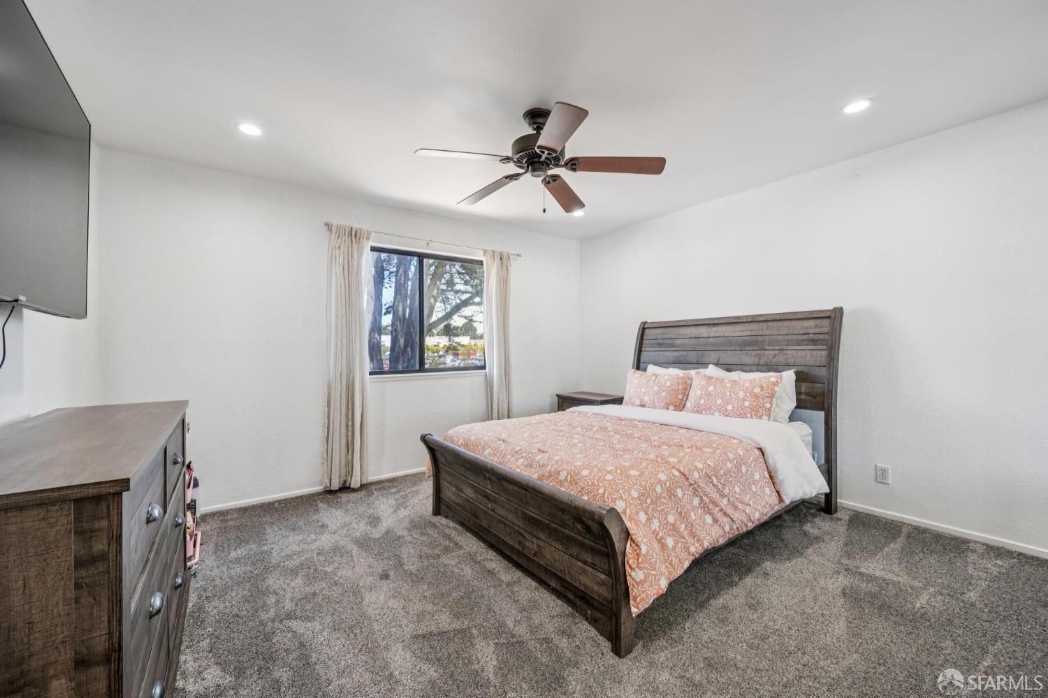 Detail Gallery Image 33 of 56 For 1 Appian Way #709-2,  South San Francisco,  CA 94080 - 3 Beds | 2 Baths