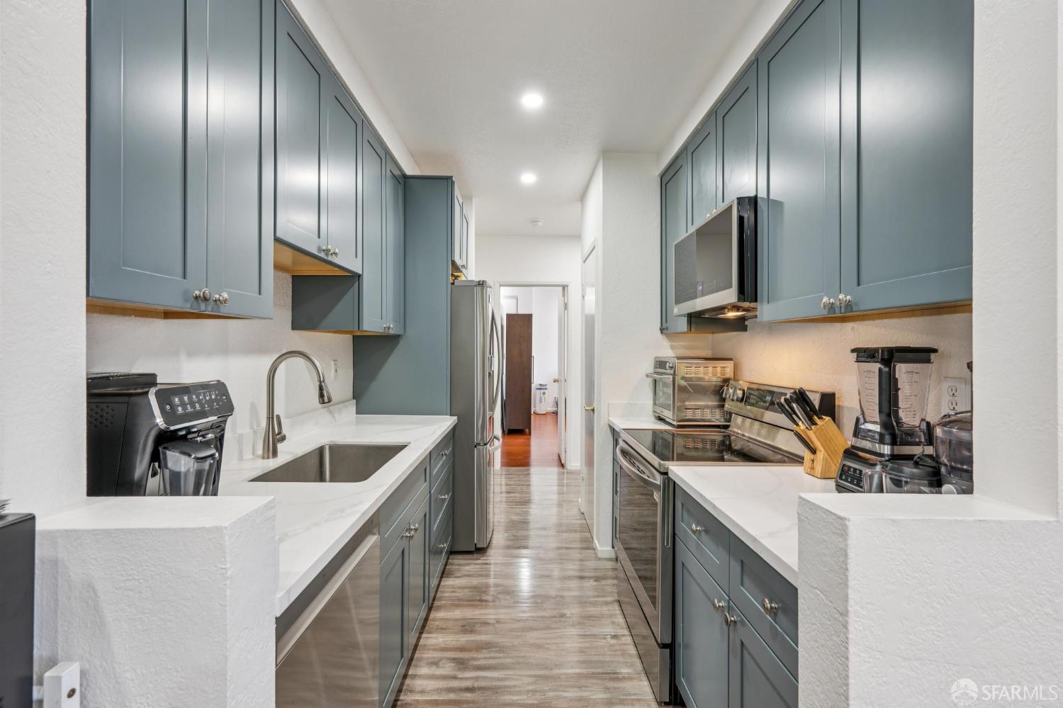 Detail Gallery Image 20 of 56 For 1 Appian Way #709-2,  South San Francisco,  CA 94080 - 3 Beds | 2 Baths