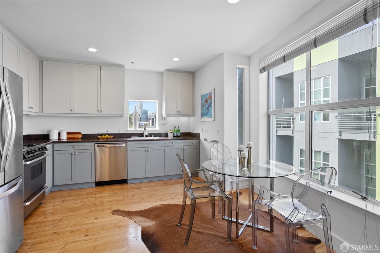 Detail Gallery Image 2 of 31 For 128 Morris St #15,  San Francisco,  CA 94107 - 1 Beds | 1/1 Baths