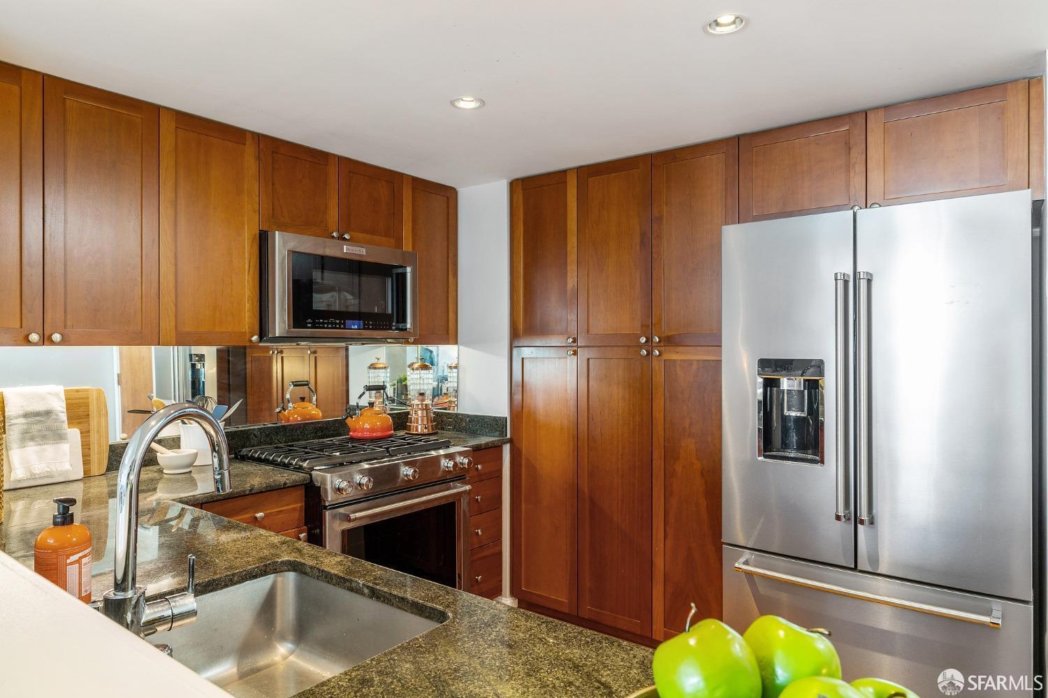 Detail Gallery Image 4 of 29 For 400 Beale St #607,  San Francisco,  CA 94105 - 2 Beds | 2 Baths