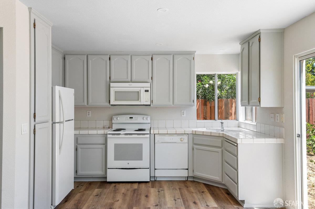 Detail Gallery Image 11 of 25 For 5124 Longdale Ct, Antioch,  CA 94531 - 3 Beds | 2/1 Baths