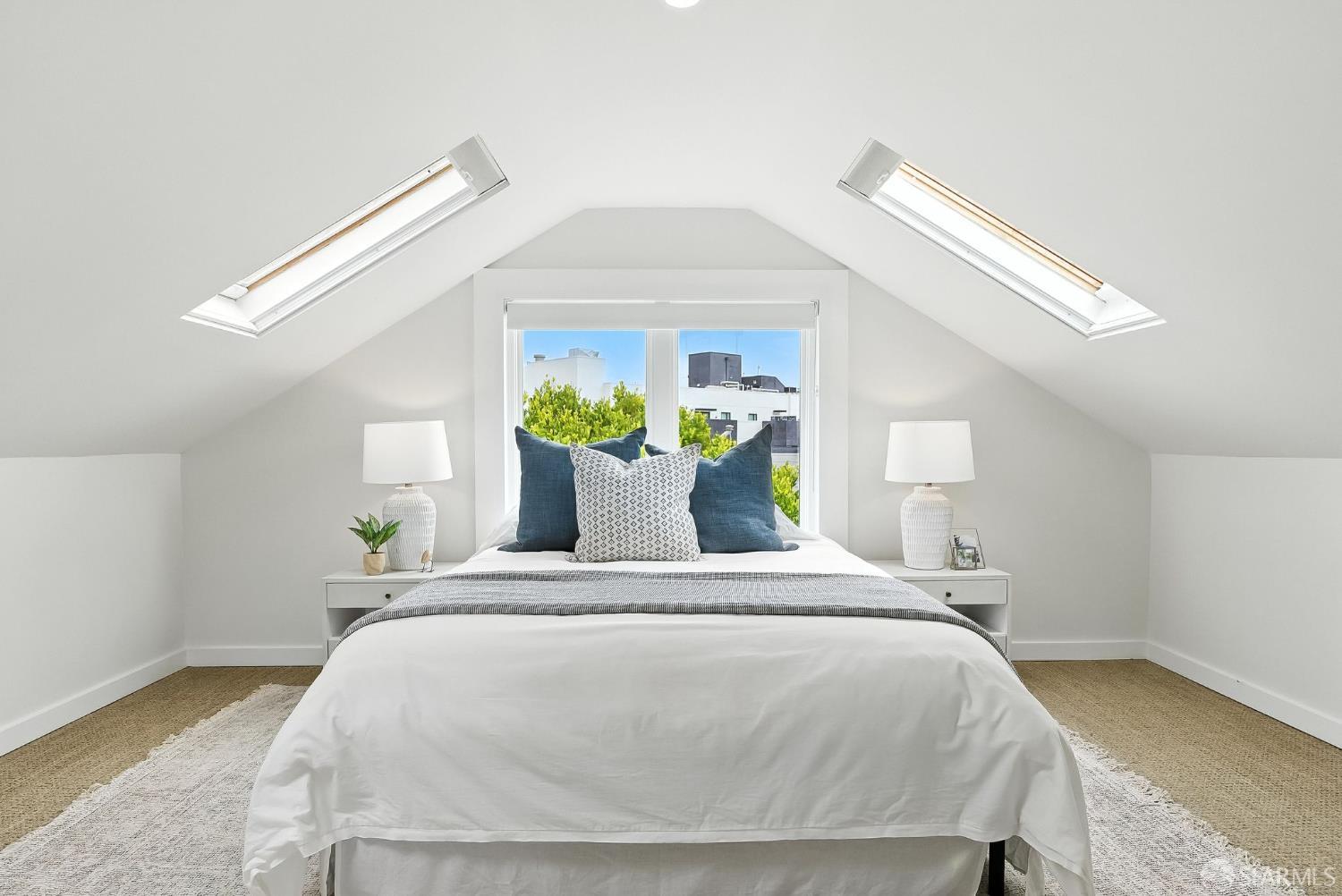 Detail Gallery Image 18 of 26 For 2152 15th St, San Francisco,  CA 94114 - 2 Beds | 2 Baths
