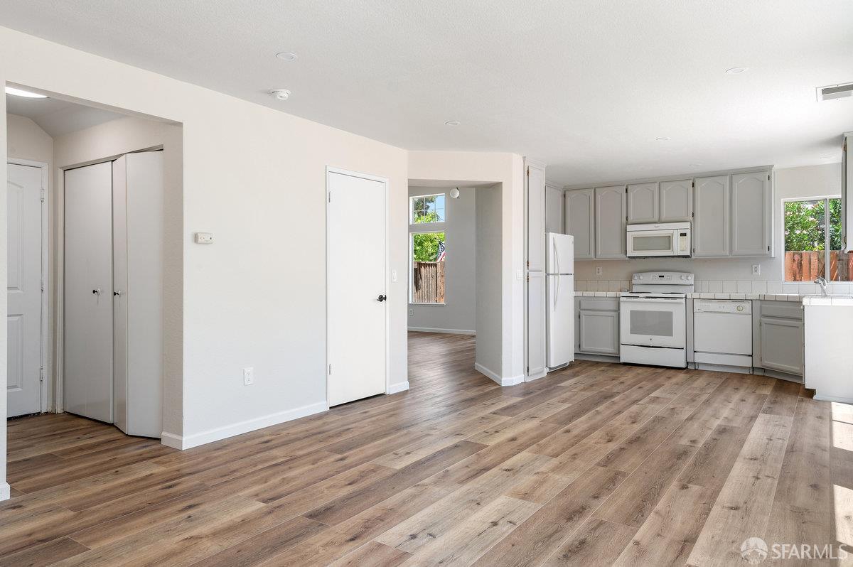 Detail Gallery Image 10 of 25 For 5124 Longdale Ct, Antioch,  CA 94531 - 3 Beds | 2/1 Baths