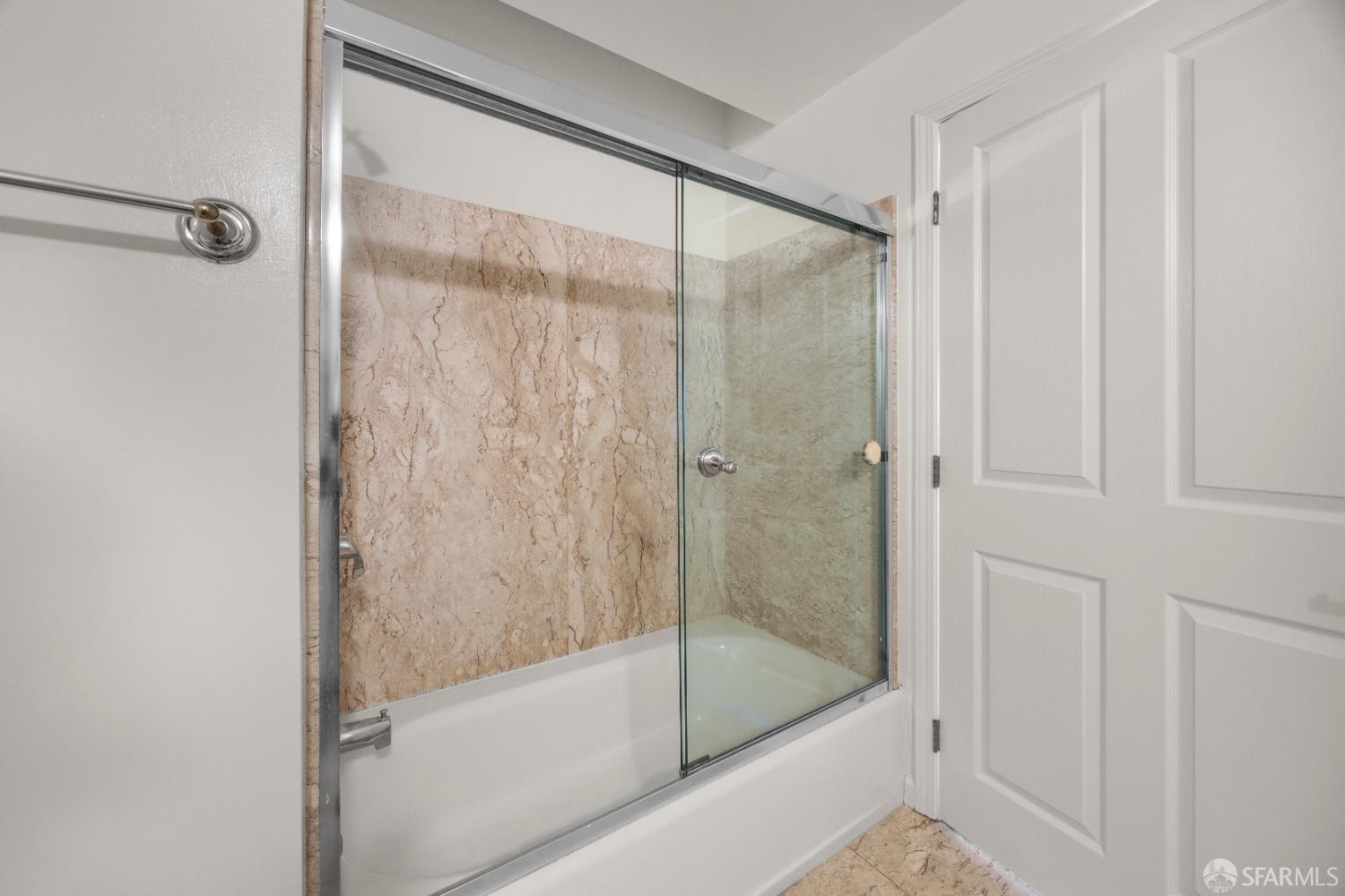 Photo #19: 425058022 Listing: Photo #19