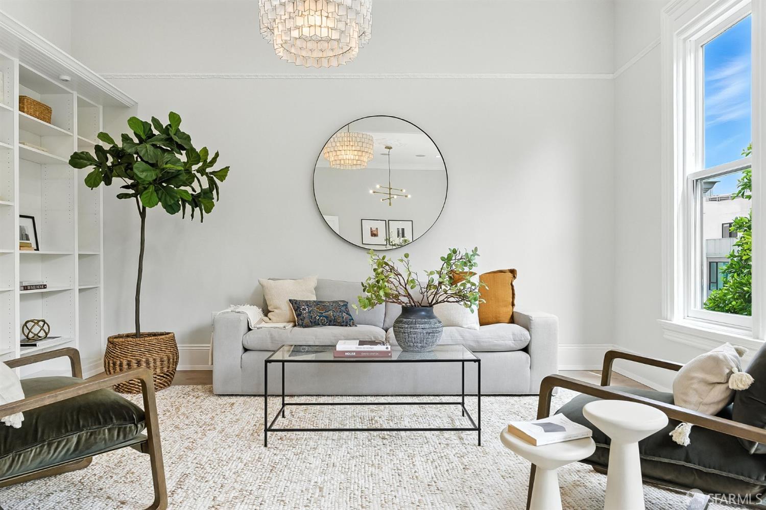 Detail Gallery Image 4 of 26 For 2152 15th St, San Francisco,  CA 94114 - 2 Beds | 2 Baths