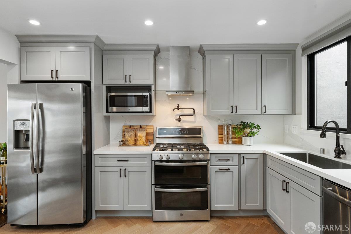 Detail Gallery Image 21 of 76 For 1606 34th Ave, San Francisco,  CA 94122 - 3 Beds | 2 Baths