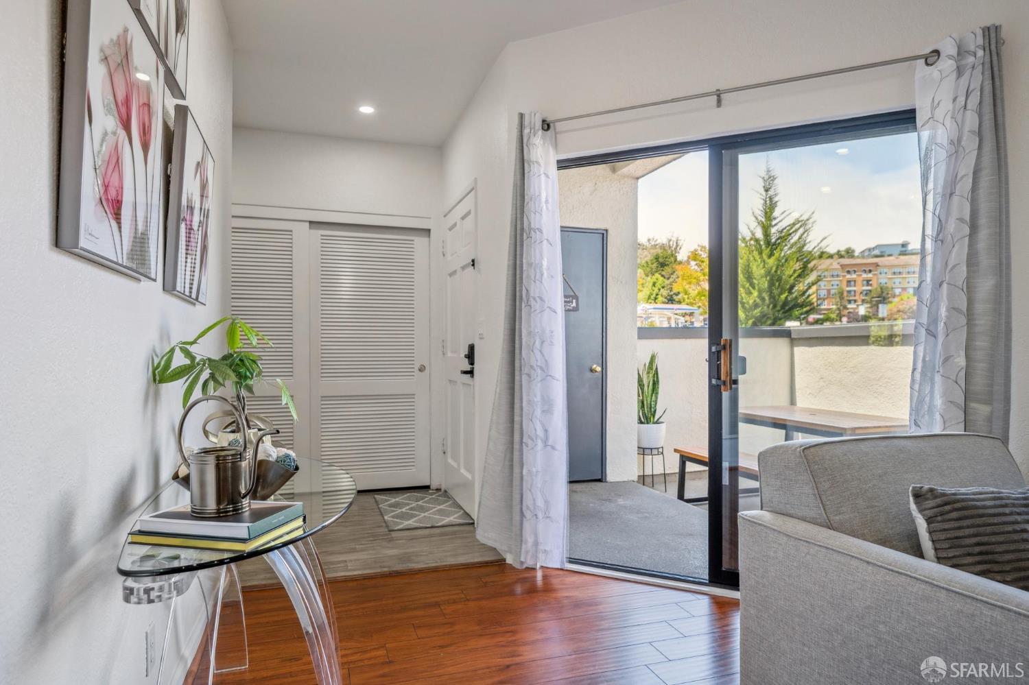Detail Gallery Image 14 of 56 For 1 Appian Way #709-2,  South San Francisco,  CA 94080 - 3 Beds | 2 Baths