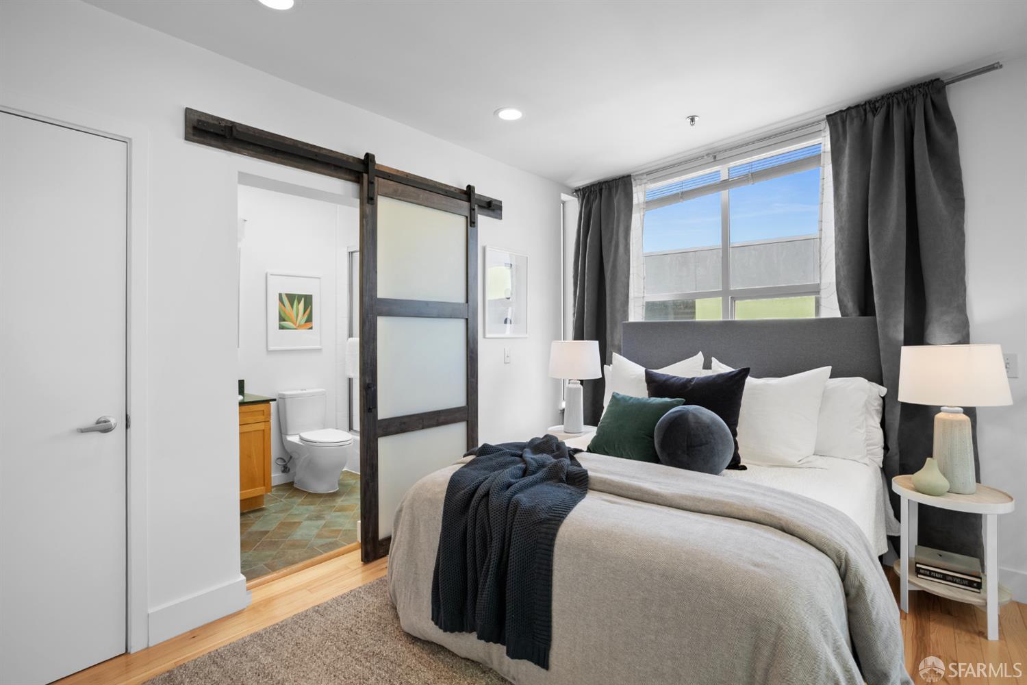 Detail Gallery Image 3 of 31 For 128 Morris St #15,  San Francisco,  CA 94107 - 1 Beds | 1/1 Baths